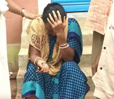 दिनदहाड़े बैंक से लौट रही महिला का बैग छीनकर फरार हुए बाइक सवार