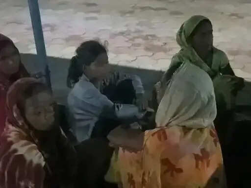 शहडोल : घरेलू विवाद पर पति ने पत्नी को कुल्हाड़ी मारकर की हत्या, परिजन ने आरोपी को कमरे में बंद किया