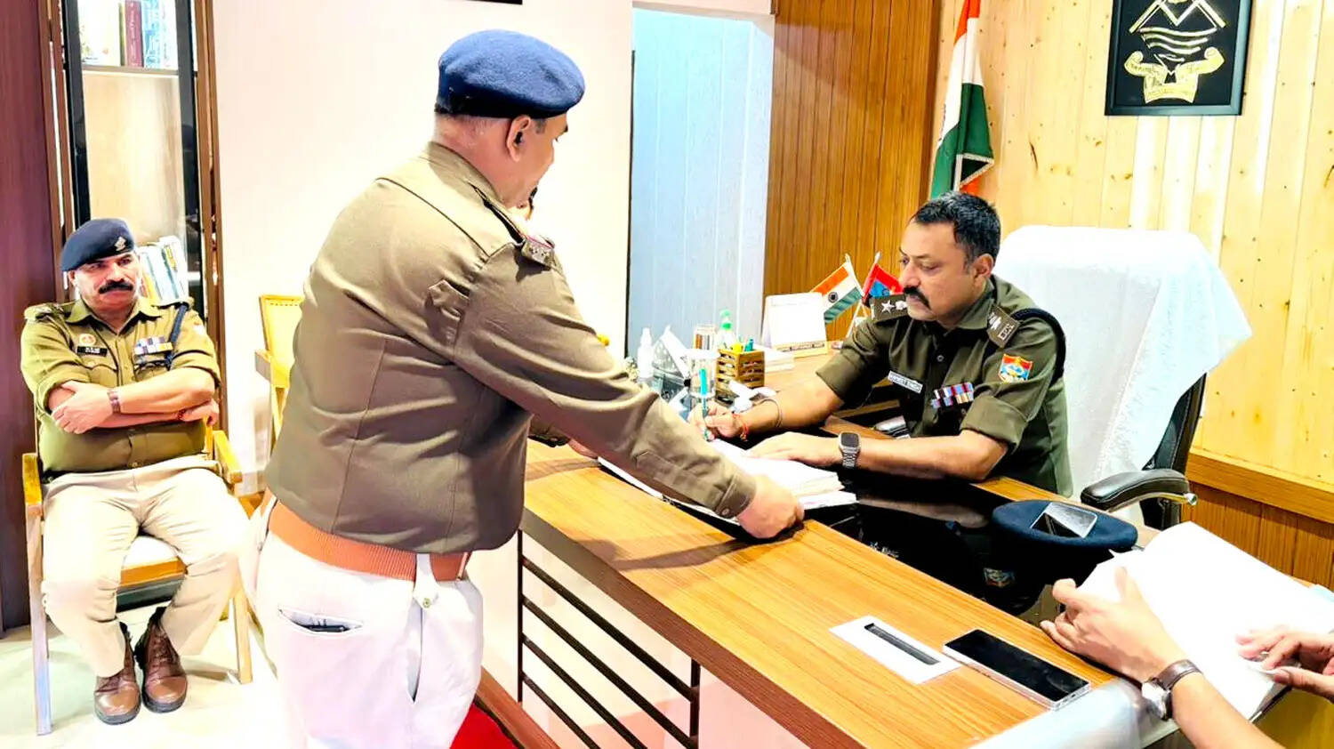 सालाना निरीक्षण के लिए पुलिस लाइन रोशनाबाद पहुंचे एसएसपी