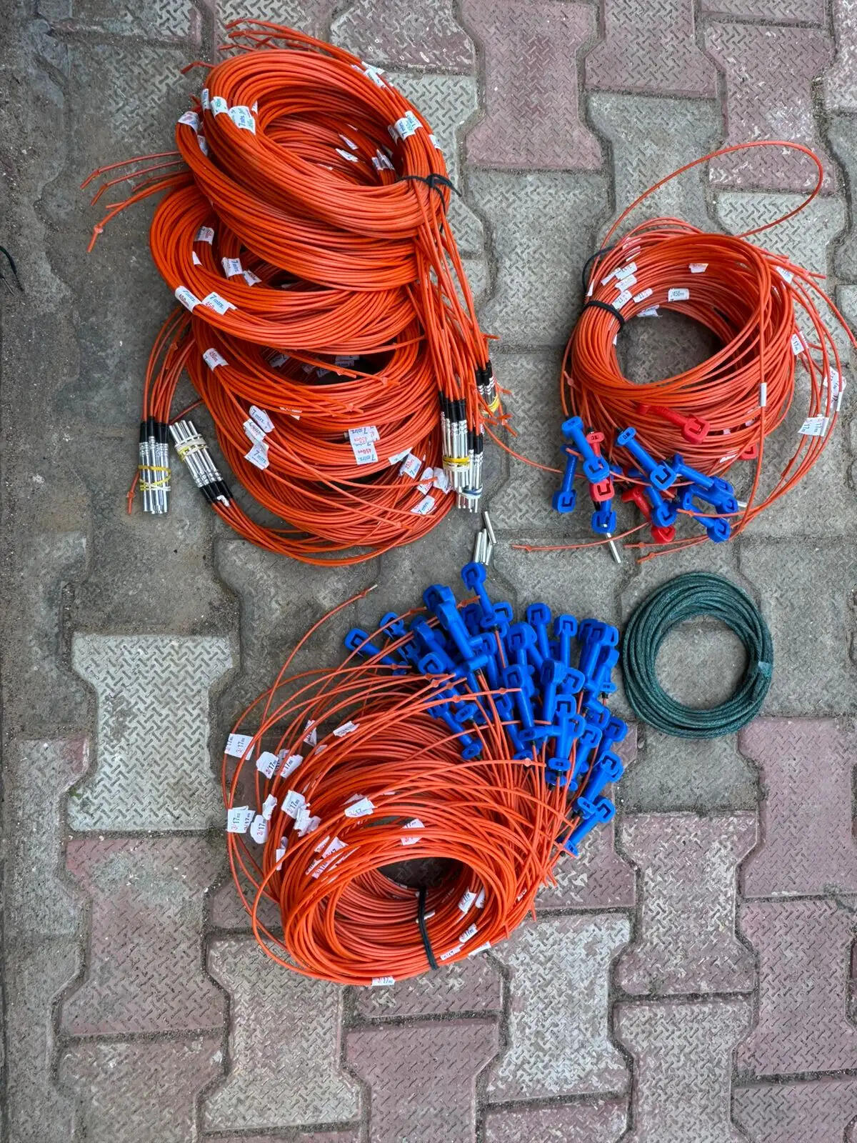 795 किलो विस्फोटक के साथ दो आरोपित दबोचे