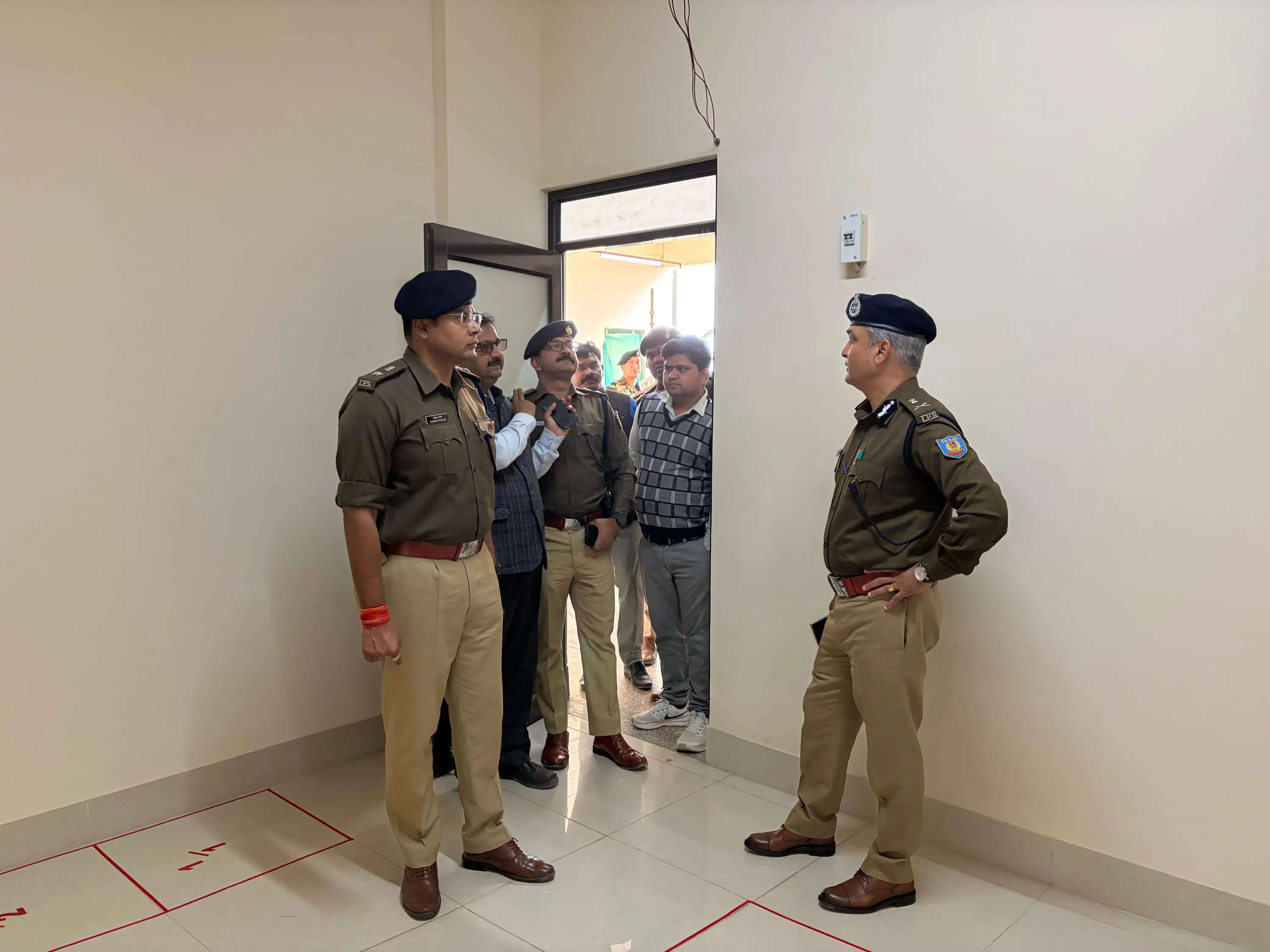 एडीजी ने वज्रगृह की सुरक्षा व्यवस्था और मतगणना की तैयारियों को परखा, दिये कई निर्देश