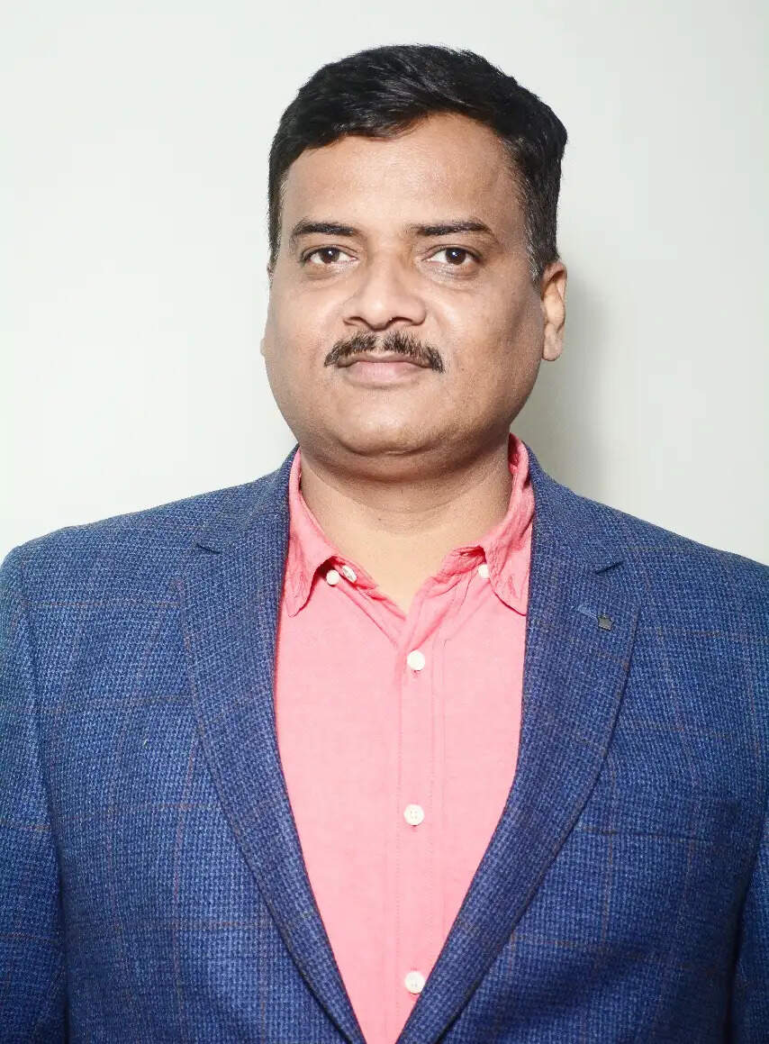 आम लोगों के आशियाने का सपना और भूमाफिया का संजाल