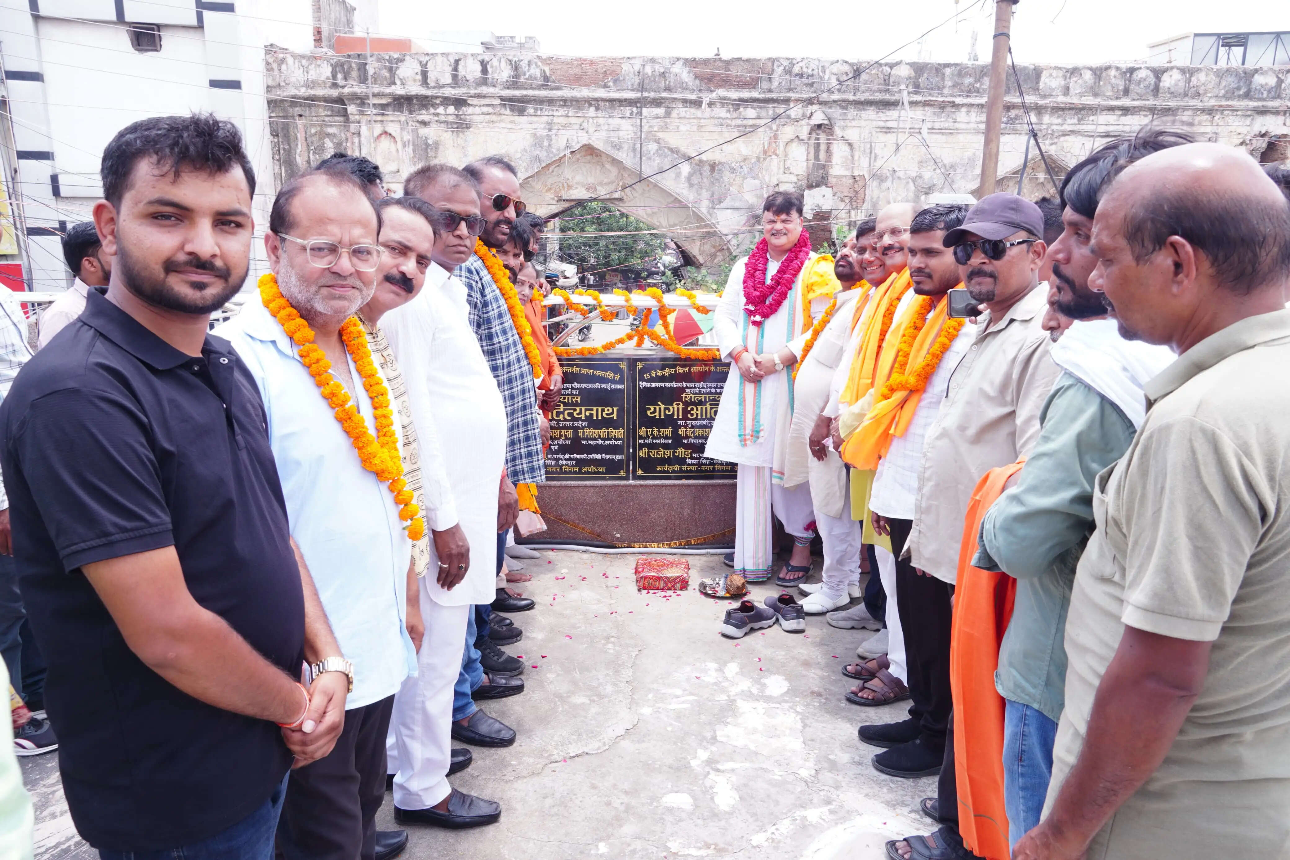 फसाड लाइट से सजेगा घंटाघर चौक और आचार्य नरेंद्रदेव पार्क
