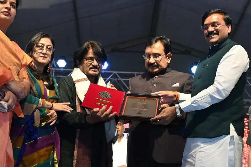 किशोर कुमार गायन और अभिनय से हमारी स्मृतियों में रहेंगे मौजूद : मुख्यमंत्री डॉ. यादव
