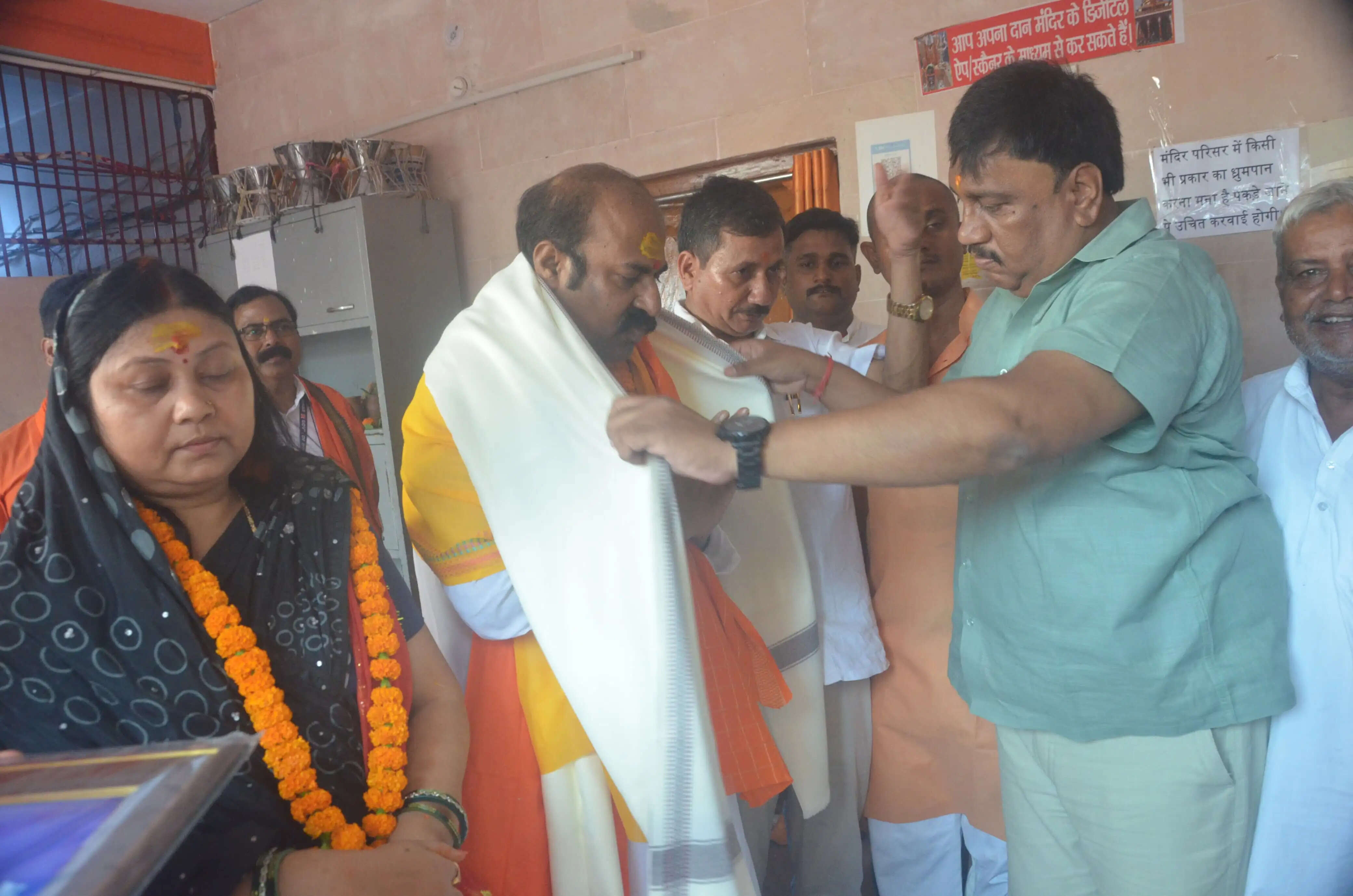 मंत्री मदन सहनी ने बाबा हरिहरनाथ मंदिर में की पूजा-अर्चना
