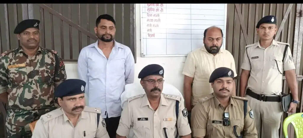 हार्डवेयर व्यवसायी के घर पर फायरिंग मामले का खुलासा, सुपारी देने वाले दो गिरफ्तार