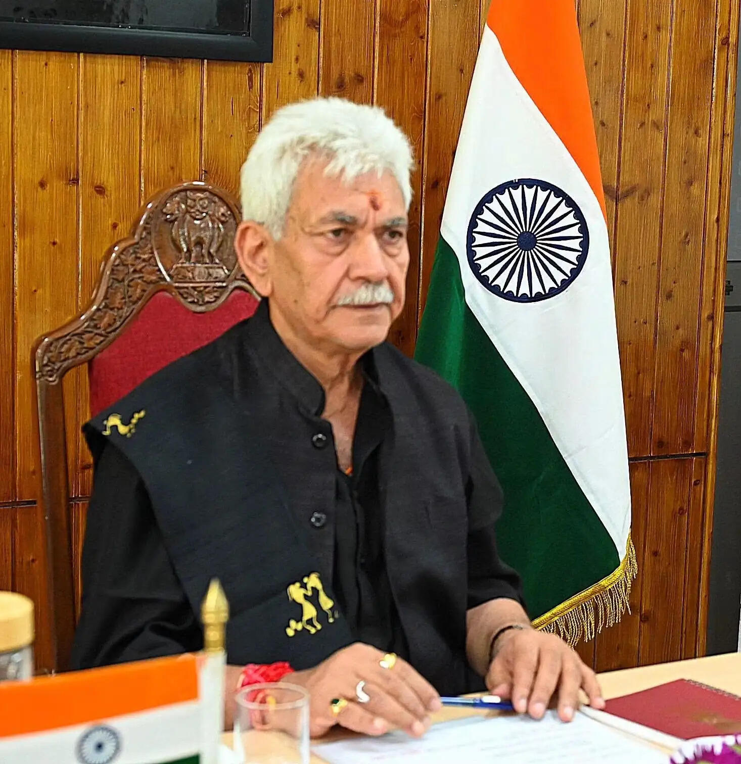 शिक्षा विभाग में एलजी का बड़ा एक्शन-8 अधिकारी निलंबित, विवादित पुस्तकों पर सख्त कार्रवाई, जांच के आदेश
