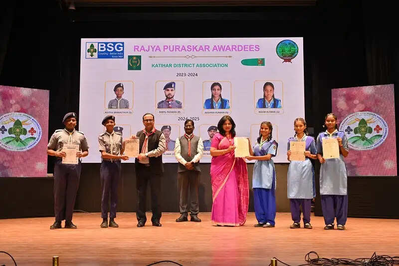 पूसीरे ने अपने स्काउट्स और गाइड्स के उत्कृष्ट प्रदर्शन और सेवाओं के लिए की राज्य पुरस्कार रैली आयोजित