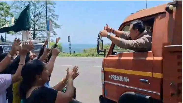 रोहिणी टोल बंद, जीएनएलएफ के विरोध के बाद अब बिना टोल दार्जिलिंग सफर