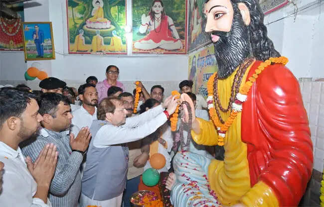 गोहाना में पवित्र कलश वंदन यात्रा का श्रद्धापूर्वक हुआ भव्य स्वागत समारोह