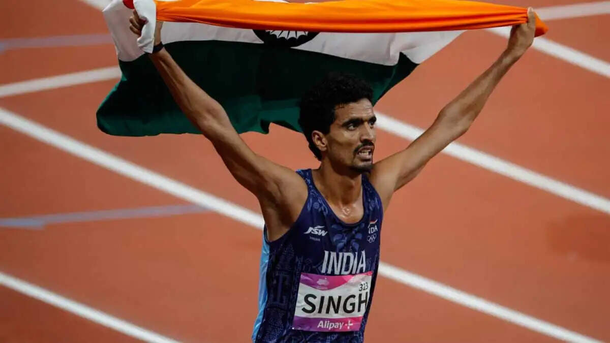 रायपुर : वित्त मंत्री ओपी चौधरी ने राष्ट्रमंडल खेल 2026 में रजत पदक विजेता गुलवीर सिंह को दी बधाई
