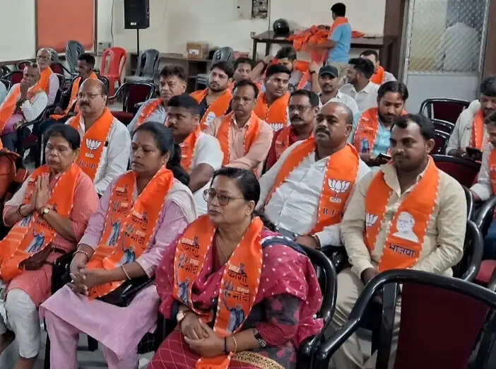वाराणसी के तेरह मंडलों में हुई भाजपा की आत्मनिर्भर बैठक