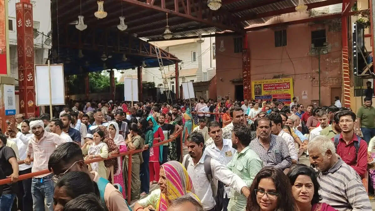 मोती डूंगरी गणेश मंदिर में सिंजारा की मेहंदी के लिए उमड़ा जनसैलाब