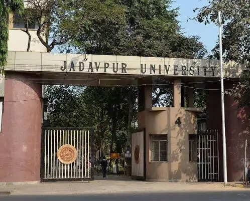 मुख्यमंत्री के बयान के बाद जादवपुर विश्वविद्यालय की दीवारों से हटे विवादित नारे, एसएफआई ने जताया विरोध