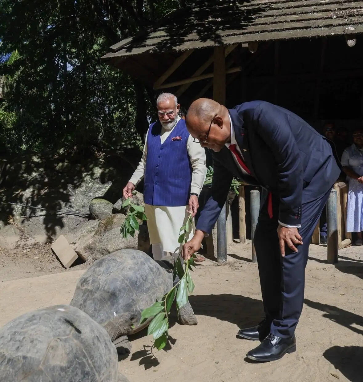 सेशेल्स पहुंचे प्रधानमंत्री मोदी, राष्ट्रीय दिवस की स्वर्ण जयंती समारोह में होंगे मुख्यातिथि