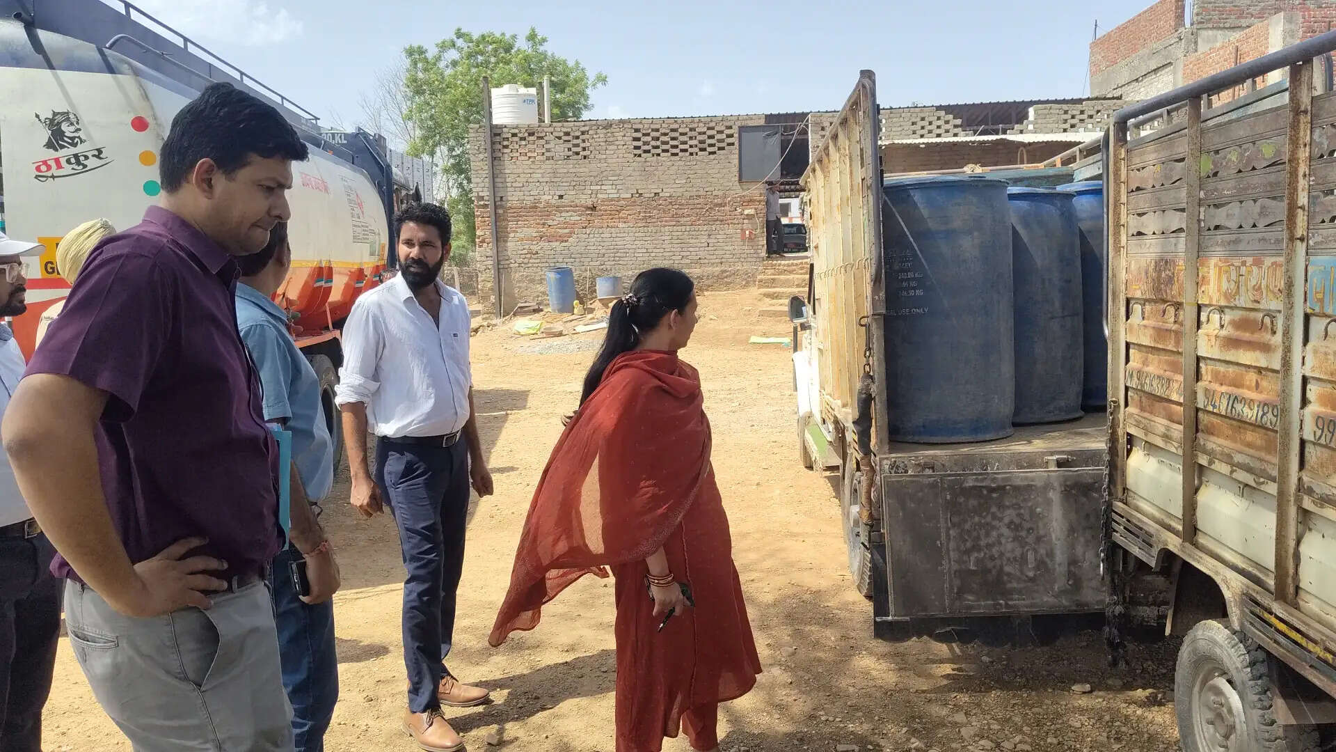 चित्तौड़गढ़ में पुलिस का बड़ा एक्शन, हाइवे के ढाबों से 20 हजार किलो से ज्यादा अवैध पेट्रोलियम जब्त