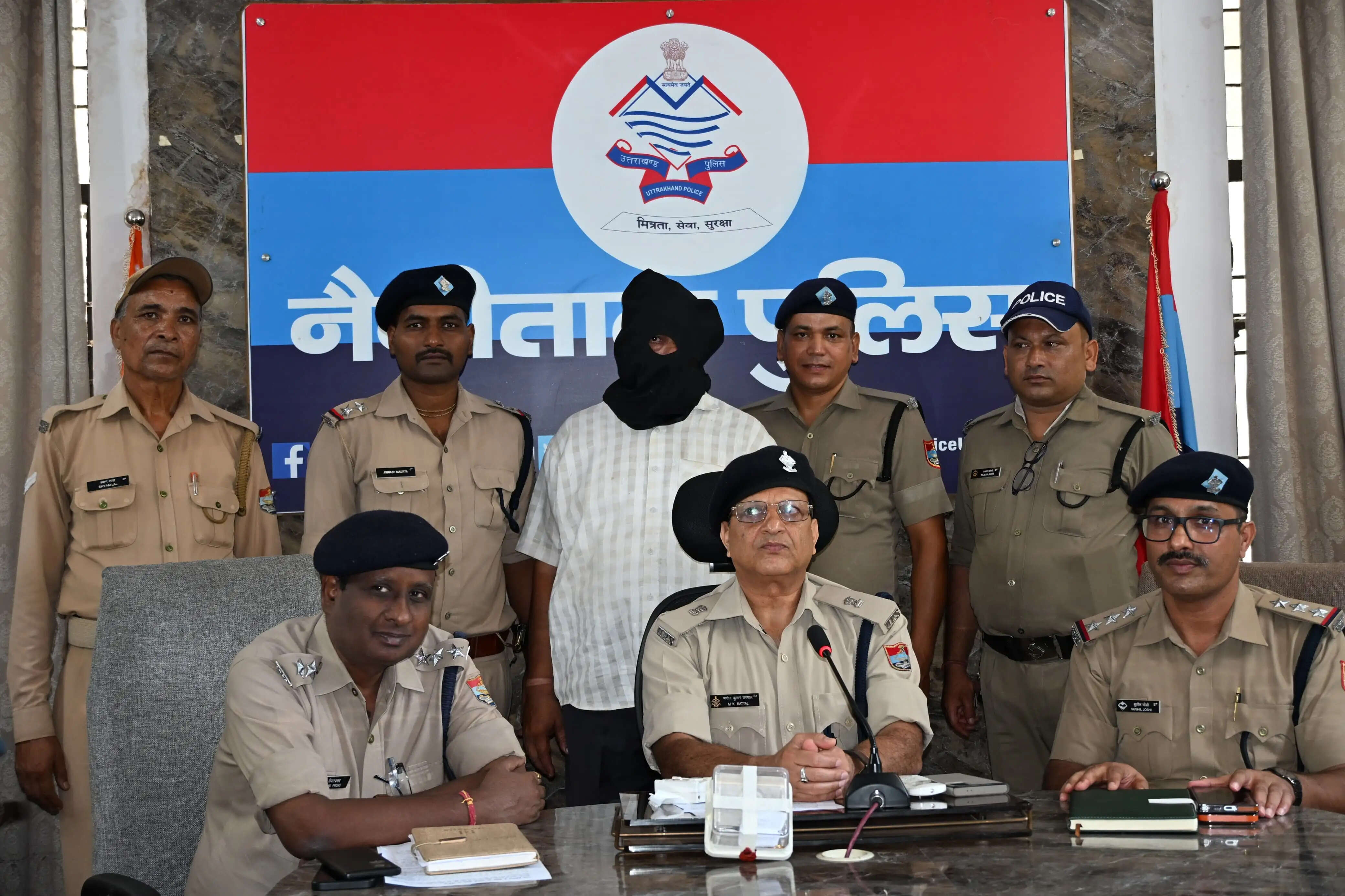 बातों में उलझाकर अंगूठी लेकर फरार आरोपित गिरफ्तार