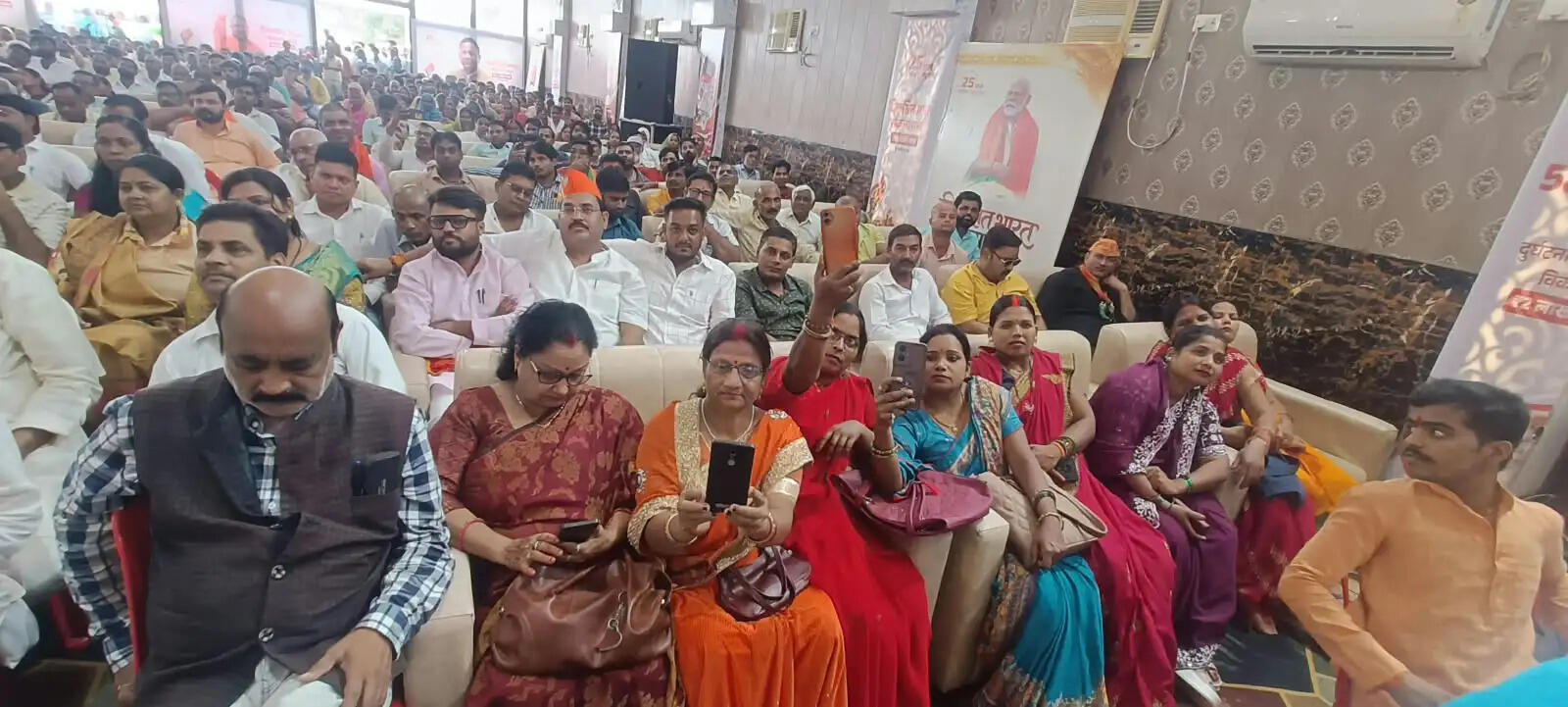 गोरखपुर में निकली सेवा ज्योति यात्रा, कार्यकर्ताओं ने दोहराया विकसित भारत का संकल्प