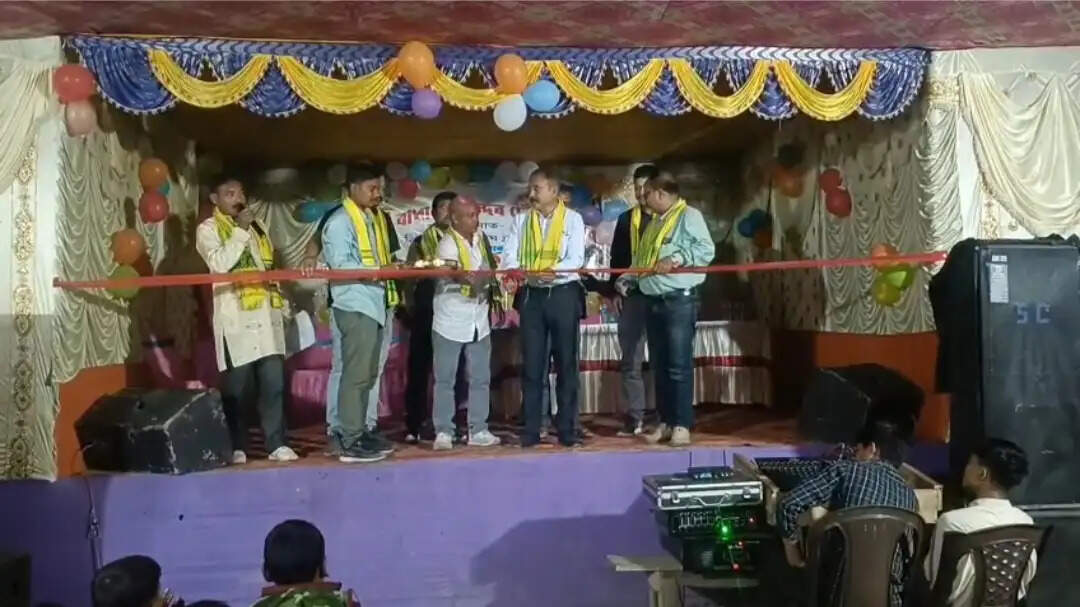 कोकराझार जिले के चौतारा काचुकाटा में भव्य होली मंच का उद्घाटन