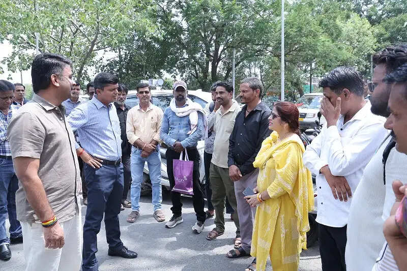 उज्जैनः नीट परीक्षा केंद्र का कलेक्टर - एसपी ने निरीक्षण कर व्यवस्थाएं देखी