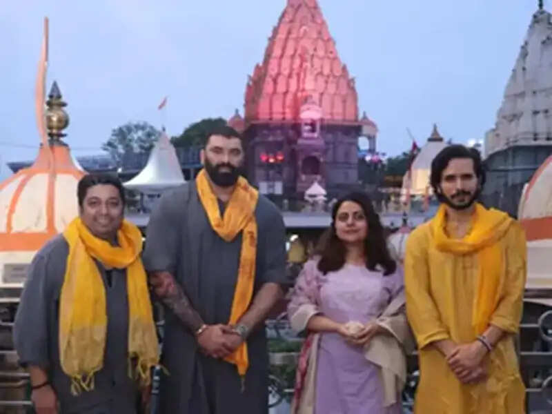 उज्जैन में बाबा महाकाल की शरण में पहुंचे 'रक्तांचल-3' के कलाकार