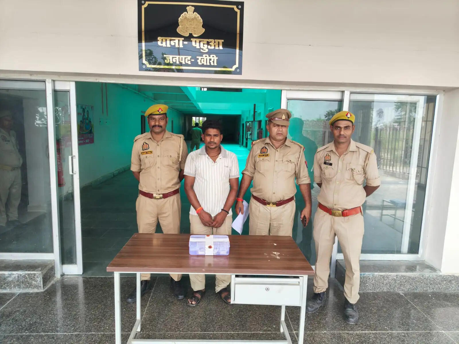 लखीमपुर खीरी : 'नागमणि' का झांसा देकर नेपाली नागरिकों से तीन लाख रुपये की ठगी करने वाला शातिर गिरफ्तार