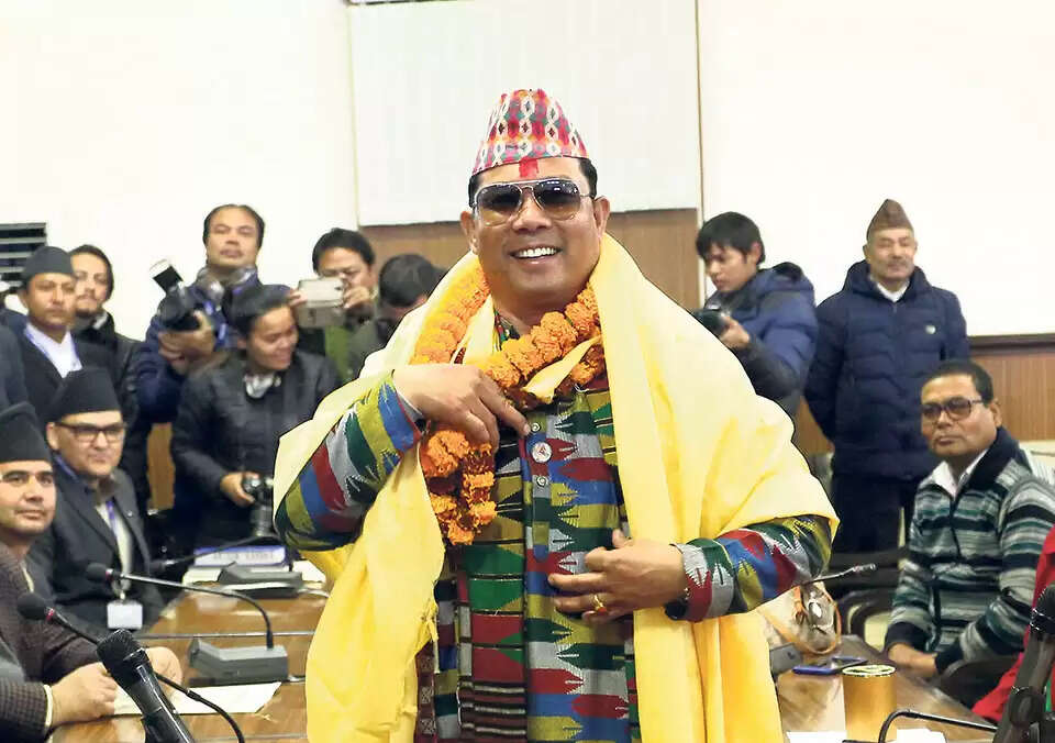 नेपाल निर्वाचन आयोग ने नागरिक उन्मुक्ति पार्टी के अध्यक्ष रेशम चौधरी की उम्मीदवारी रद्द की