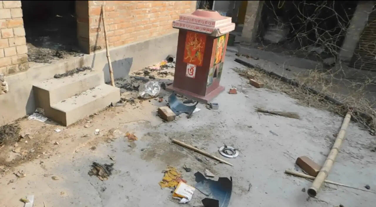 मुर्शिदाबाद डायरी-वे हमारे पड़ोसी थे, बहुत अच्छे संबंध थे लेकिन सब लूट ले गए