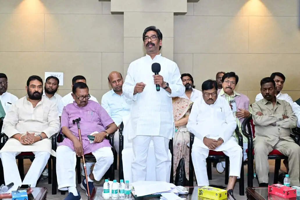 झामुमो से राज्यवासियों को उम्मीदें, जनहित मुद्दों पर काम करें कार्यकर्ता : हेमंत साेरेन