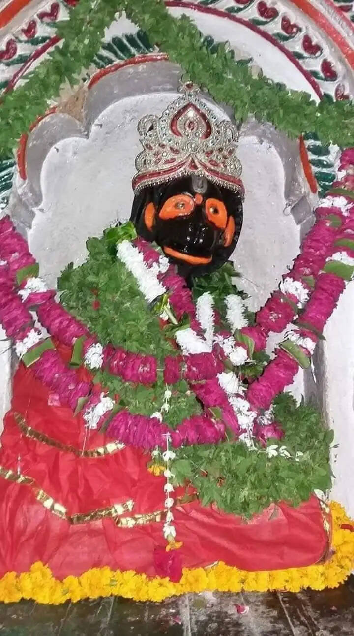 रामनगर दुर्ग में दक्षिणमुखी काले हनुमान जी के दर्शन के लिए उमड़ा सैलाब, सुबह से ही लोग हुए कतारबद्ध