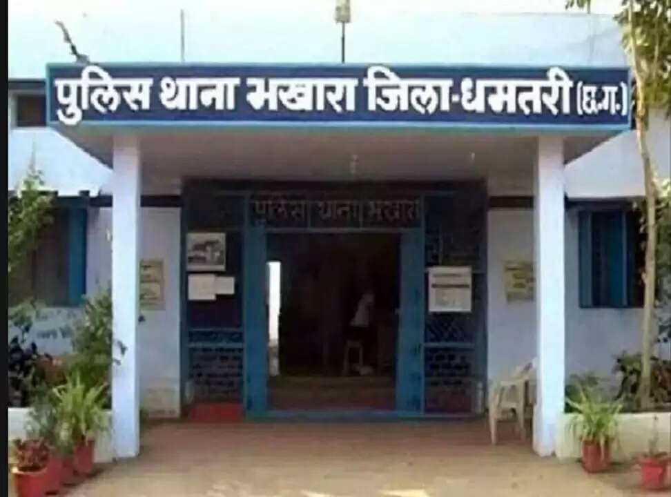 मेघा रोड पर ट्रक–माेटरसाइकिल की टक्कर, एक की माैत दाे गंभीर घायल