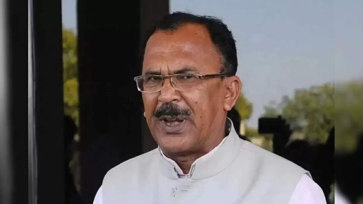 युवा स्‍वतंत्र सोचे,आवाज मजबूत रखें और समस्‍या का समाधान भी सुझाए– विधानसभा अध्यक्ष