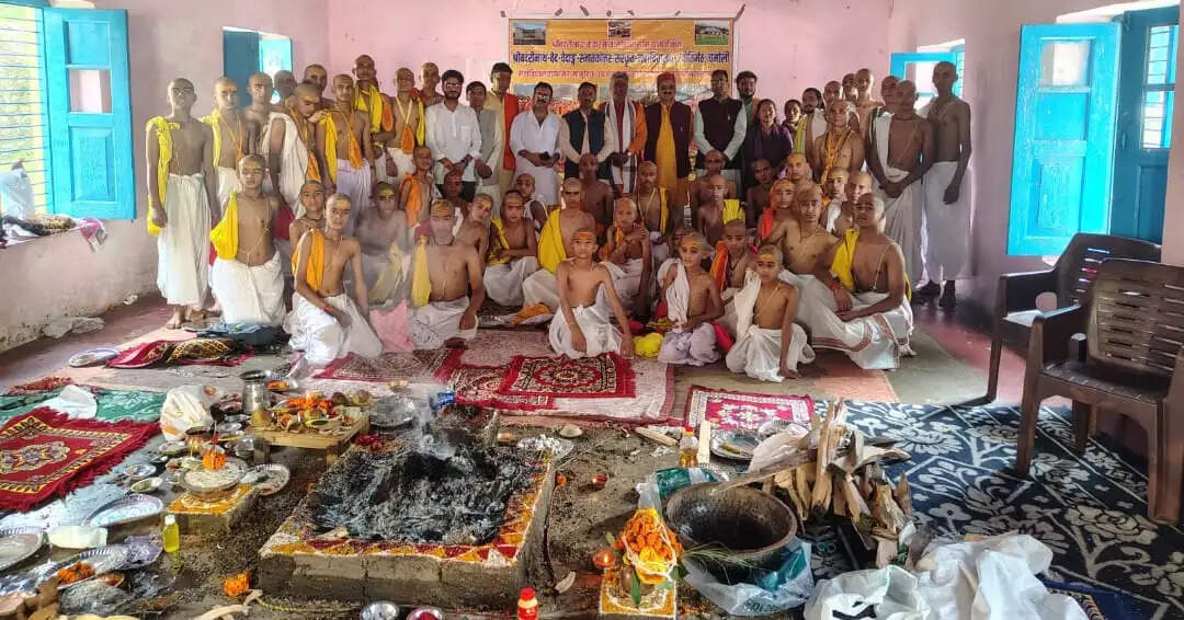 श्रावणी रक्षाबंधन पर्व पर 47 छात्रों का हुआ सामूहिक उपनयन संस्कार