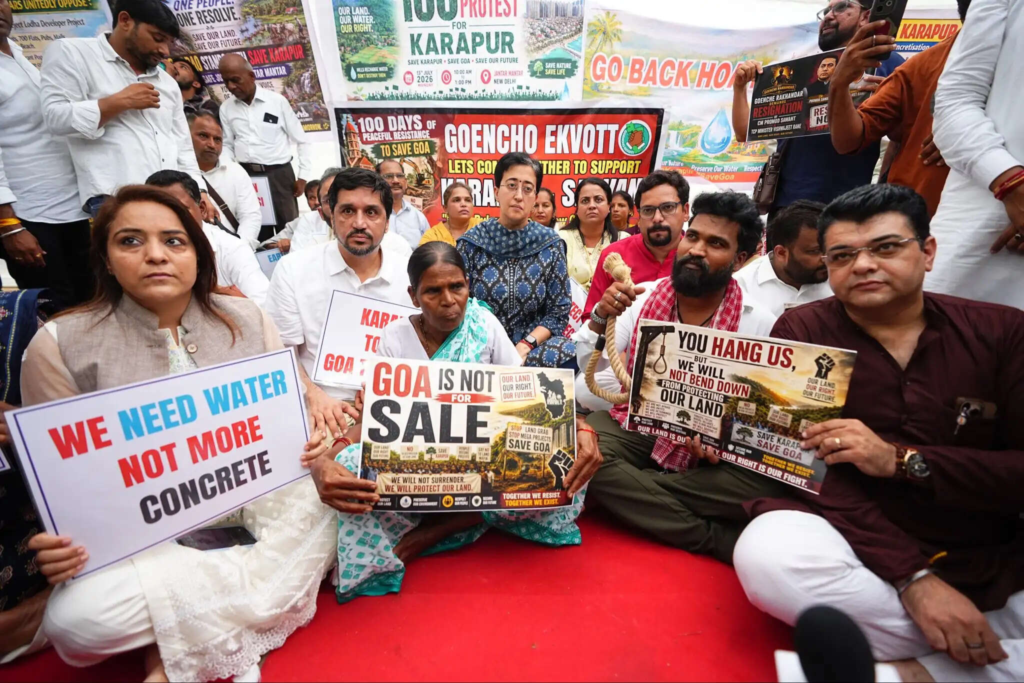 कारापुर गांव के आंदोलन को आम आदमी पार्टी का समर्थन, सीजेपी से मिले आआपा विधायक