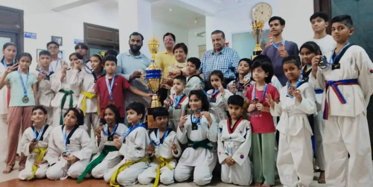 आरएसडी स्पोर्ट्स एकेडमी में ताइक्वांडो खिलाड़ी सम्मानित