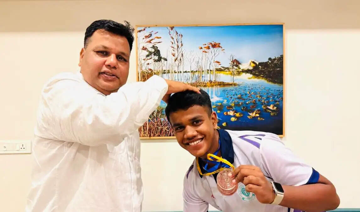 आईपीएस अधिकारी पंकज चौधरी के पुत्र पद्मनाभ का सीबीएसई वेस्ट जोन क्रिकेट टीम में चयन