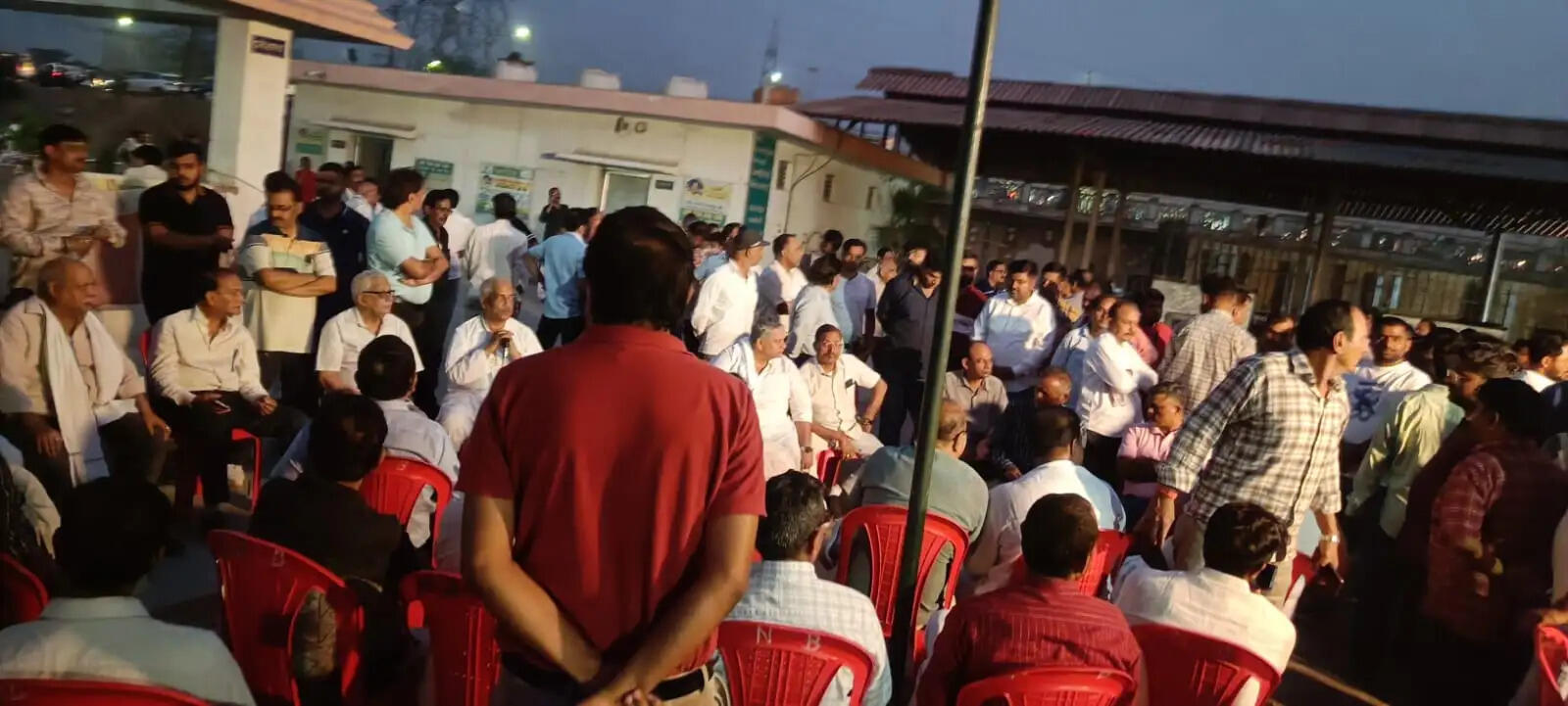 उमड़ा जनसैलाब, अम्बरीष श्रीवास्तव को नम आंखों से दी गई अंतिम विदाई