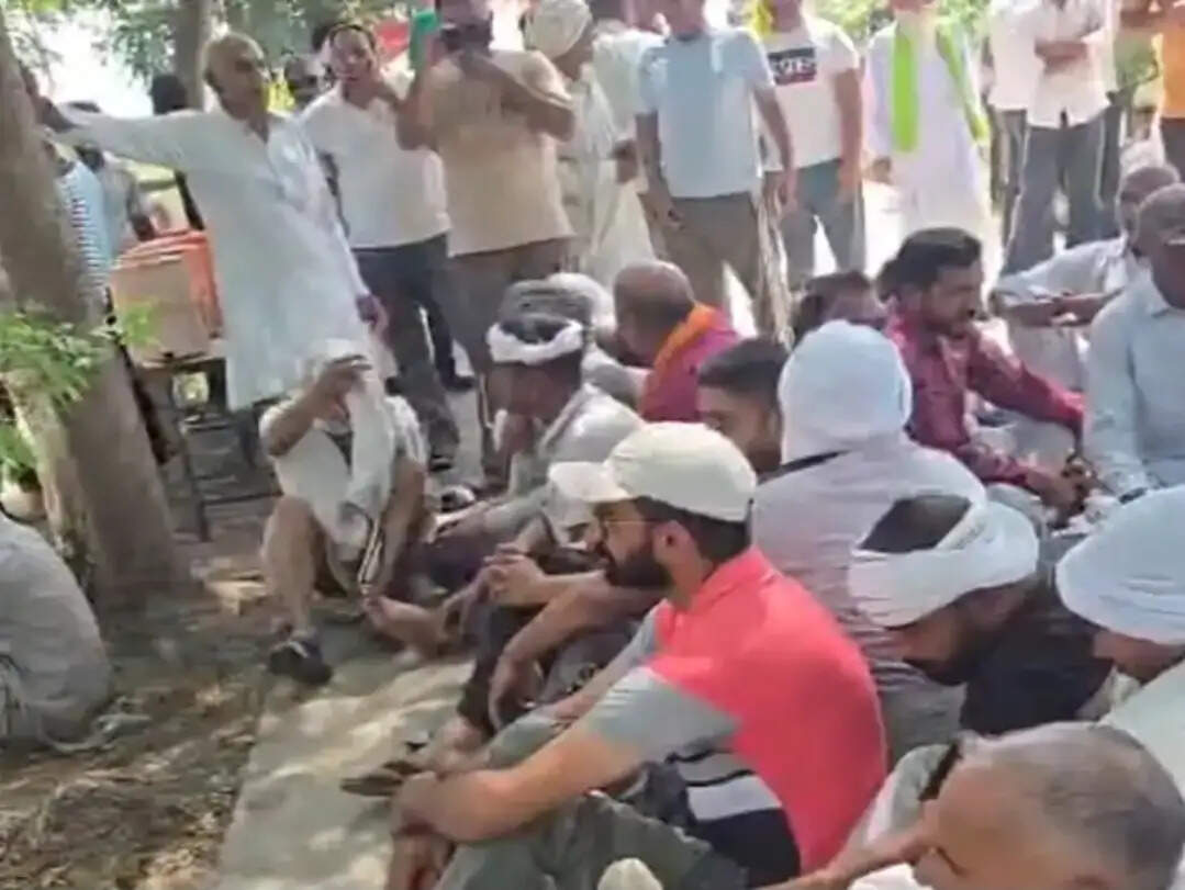 कैथल : बिजली संकट से बिगड़ी जल आपूर्ति, ग्रामीणों ने पावर हाउस पर ताला जड़ने की दी चेतावनी