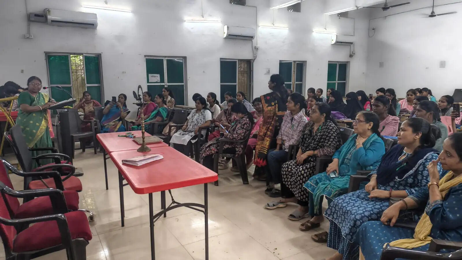 जयप्रकाश महिला महाविद्यालय में विश्व मानसिक दिवस पर जागरूकता कार्यक्रम आयोजित