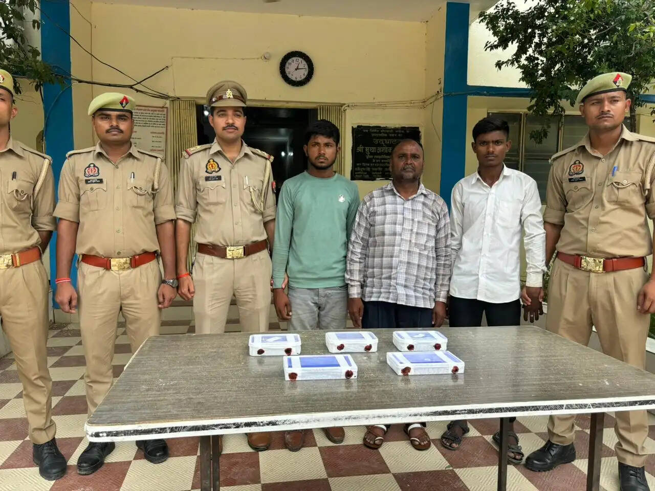 रुपये दोगुने करने का झांसा देकर टप्पेबाजी करने वाला गिरोह तीन आराेपित गिरफ्तार