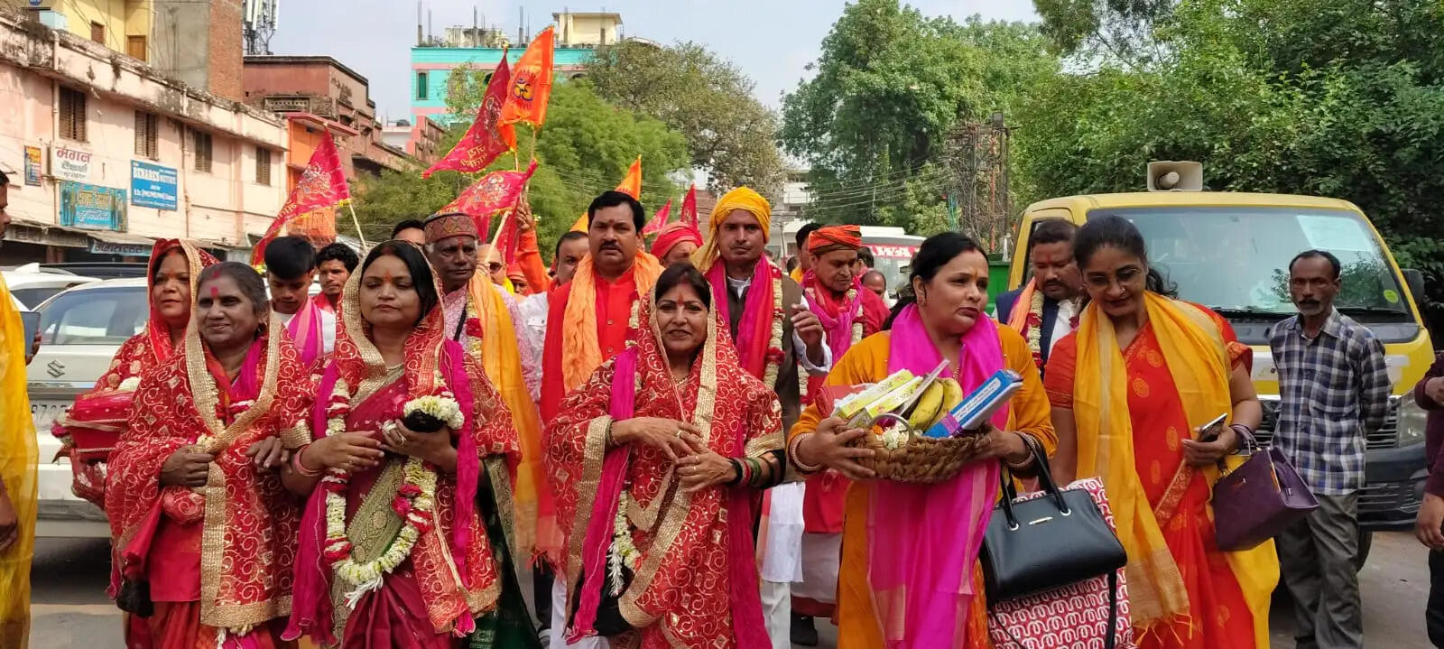 चैत्र नवरात्र : चौथे दिन मां कुष्मांडा और मां श्रृंगार गौरी के दरबार में उमड़ रहे श्रद्धालु