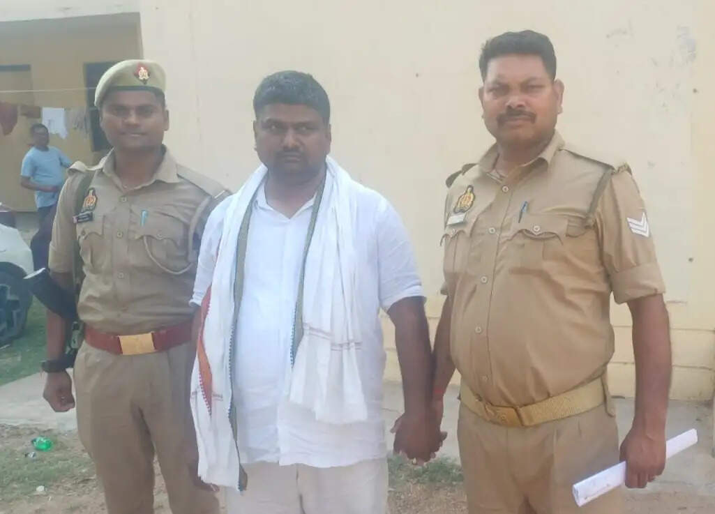 बिहार से भागकर मीरजापुर में छिपा 25 हजार का इनामी गिरफ़्तार