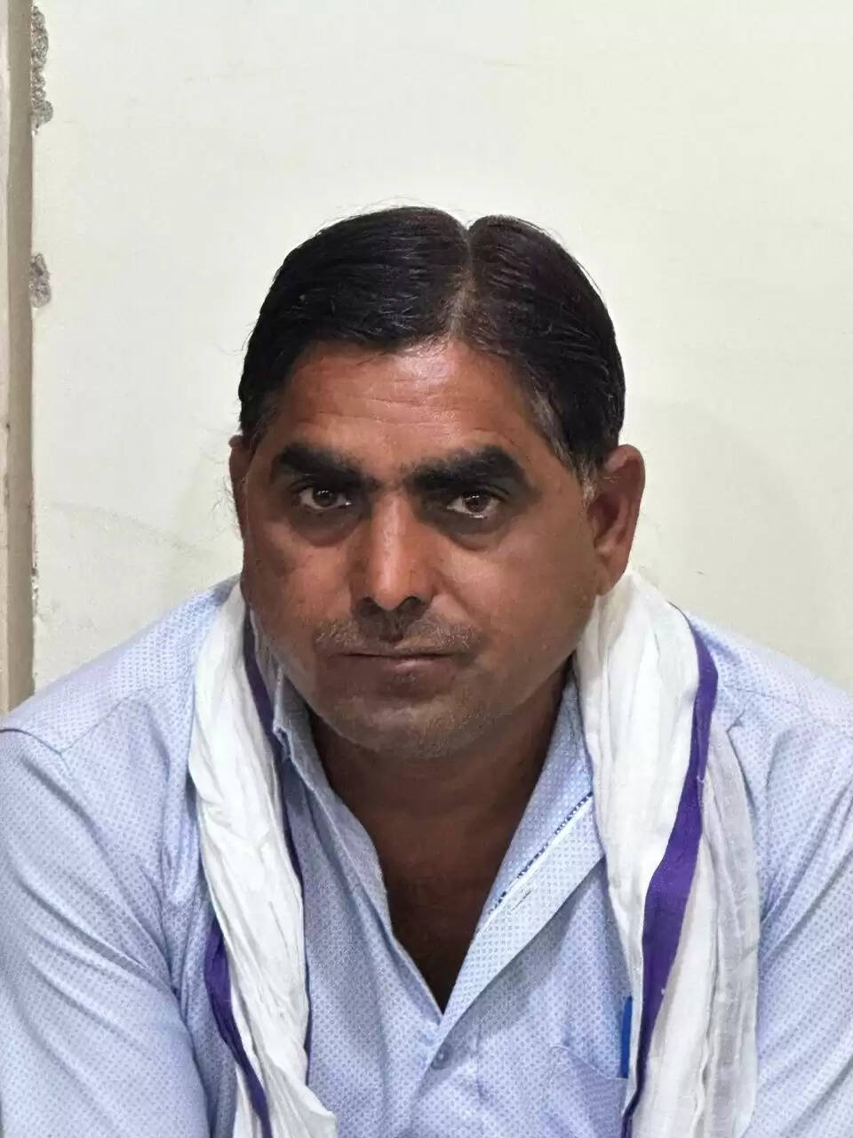 बिजली बिल कम करने की एवज में 12 हजार की रिश्वत लेते लाइनमैन &nbsp;गिरफ्तार