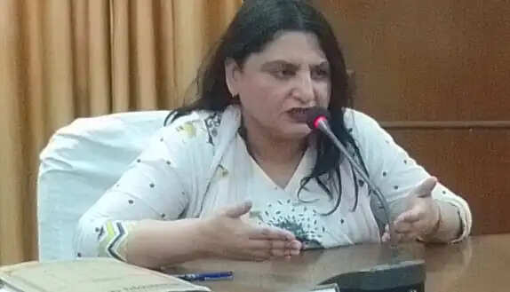 कोचिंग सेंटर,मॉल, रेस्टोरेंट मानक विहीन मिले तो हाेगी कठोर कार्रवाई : नगर मजिस्ट्रेट