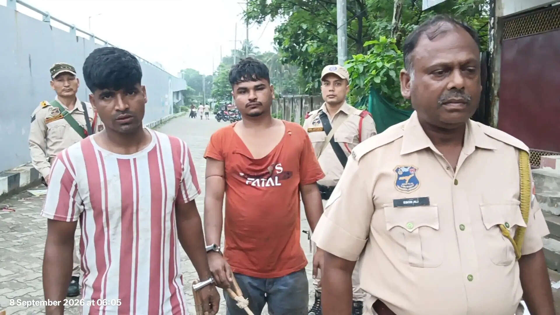 असम के रंगापारा में बोलेरो पिकअप से 12 मवेशी जब्त, दो लोग हिरासत में