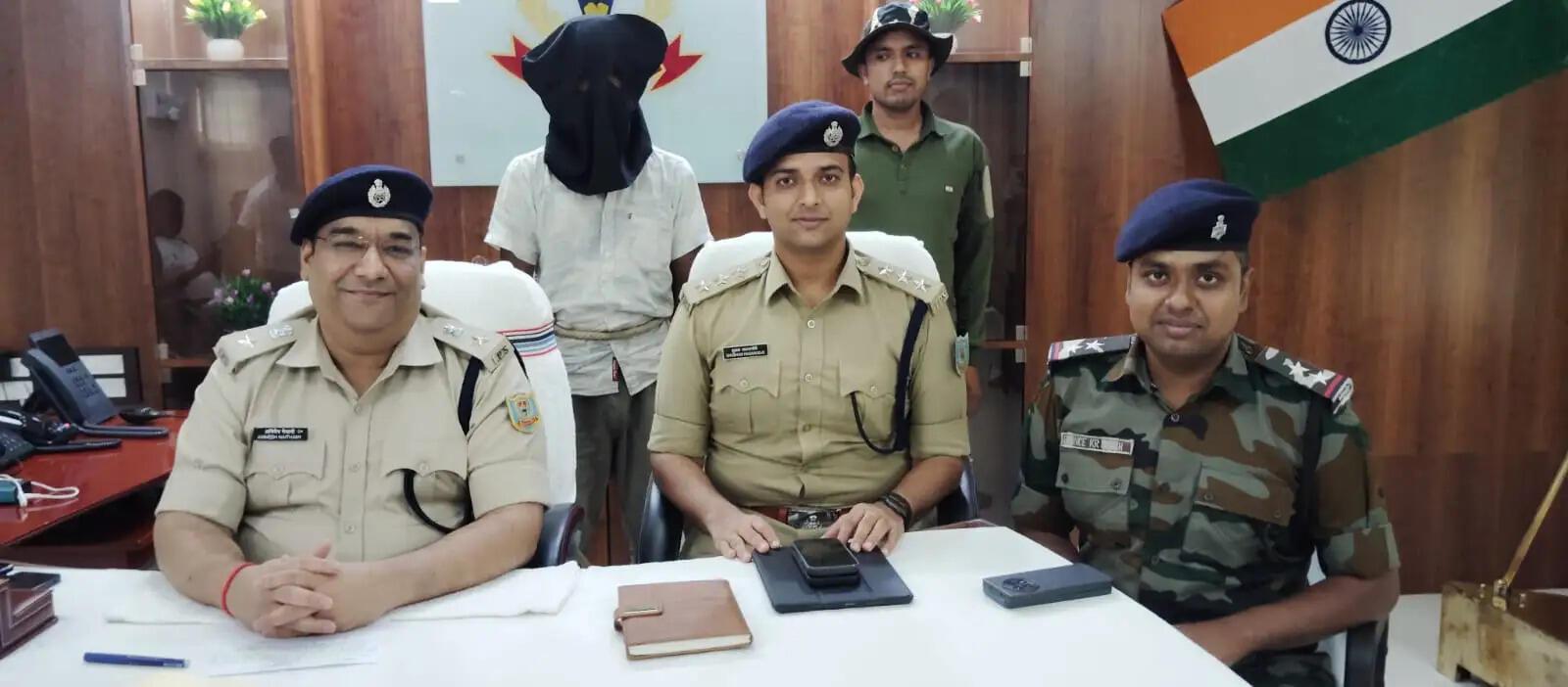 चतरा से एक करोड़ की अफीम व डोडा बरामद, तस्कर गिरफ्तार