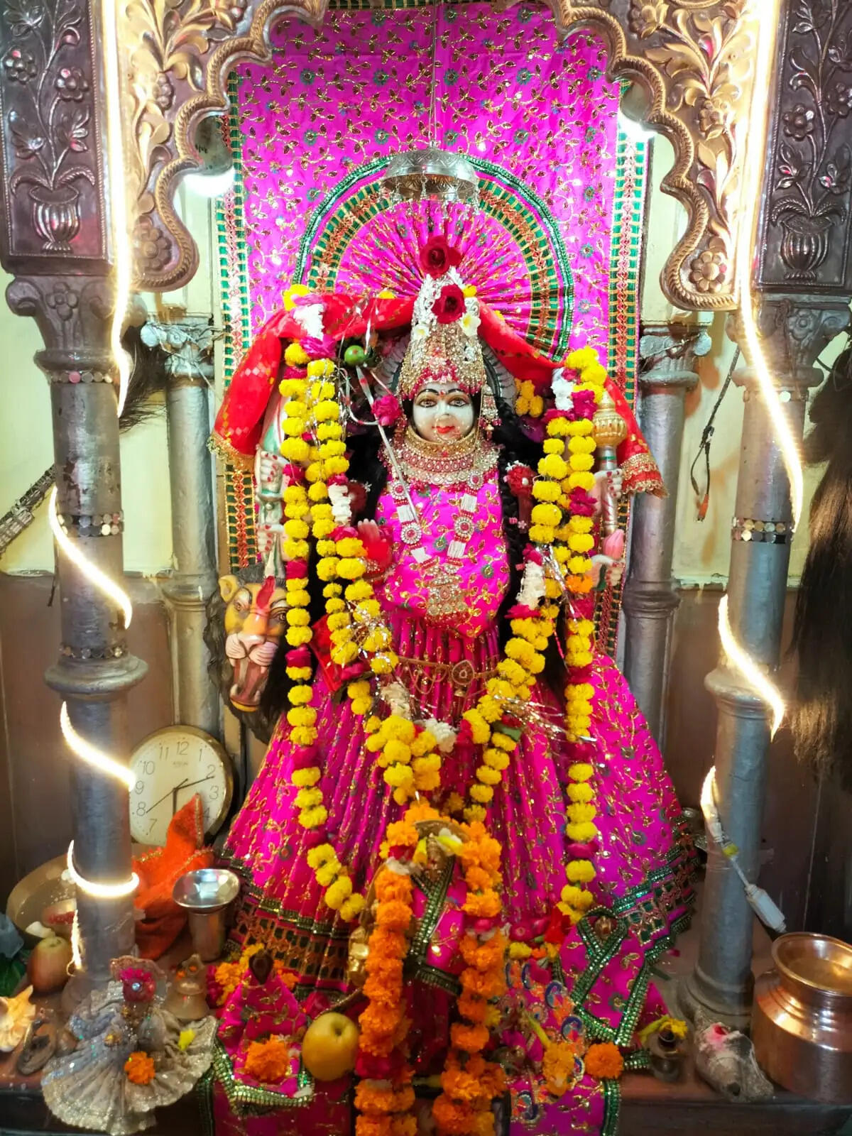 मुरैनाः श्रद्धाभक्ति व कन्या पूजन के साथ नवरात्र का हुआ समापन, मैया के नौ दिनों तक रहा धार्मिक वातावरण