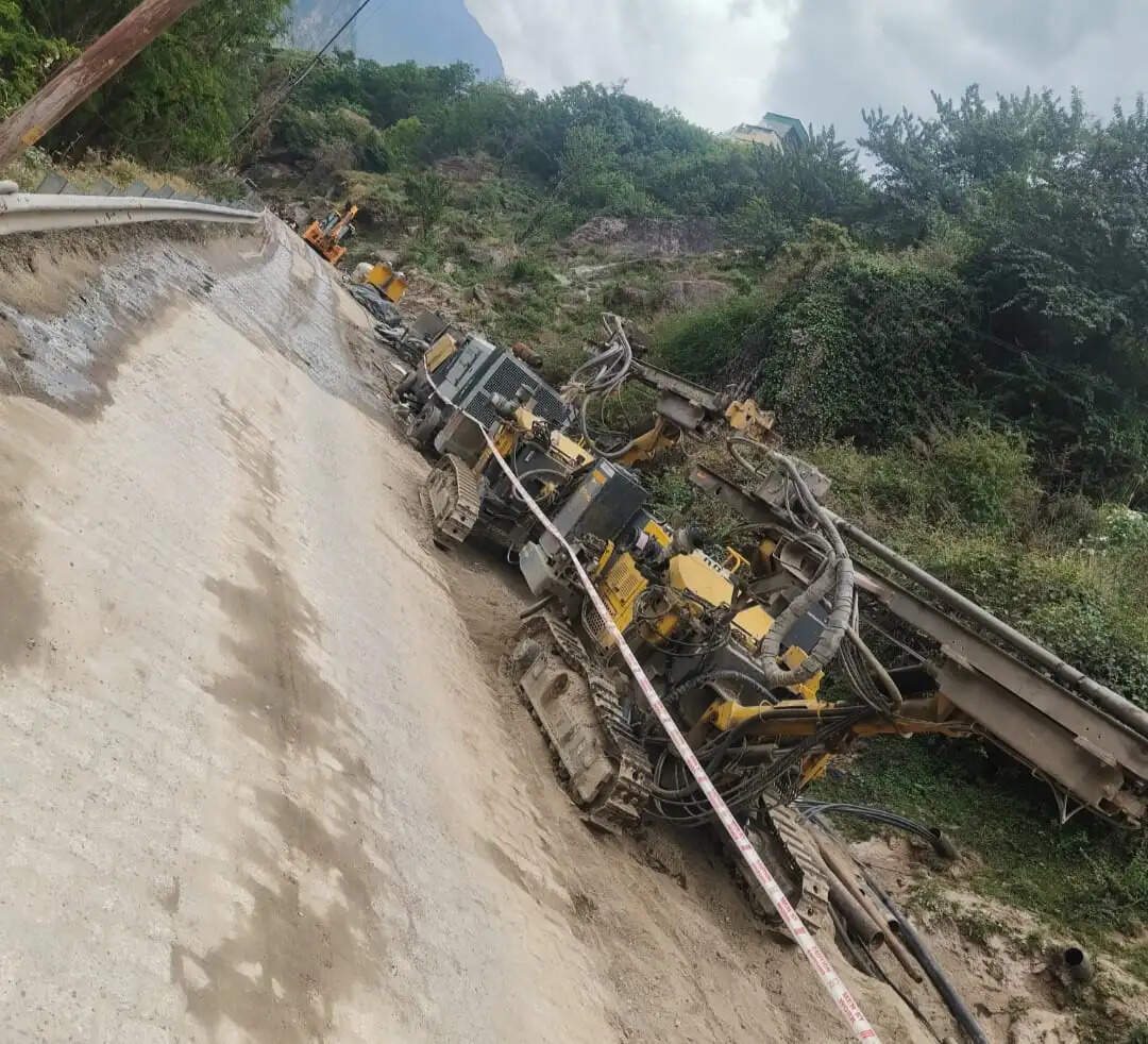जोशीमठ आपदा :- ट्रीटमेंट को लेकर संसय, प्रभावित वार्डों मे शुरू नहीं हुए कार्य