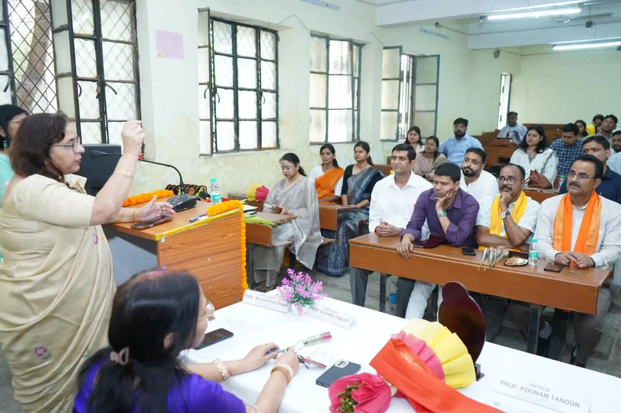 भारतीय शिक्षा को सूचना नहीं, बल्कि ज्ञान का केंद्र बनाना होगा : प्रो. राजशरण शाही
