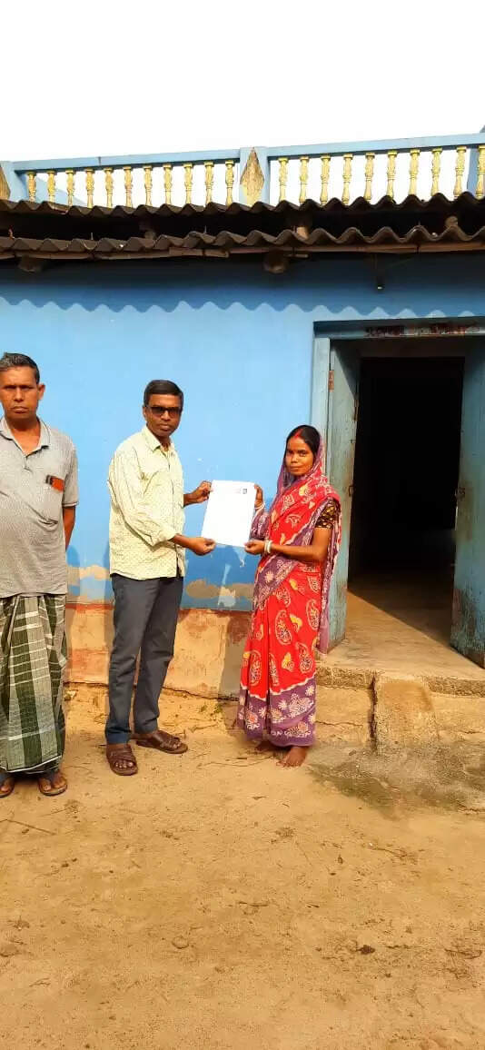 हिंगलगंज में सामने आया बांग्लादेशी युवक का फर्जी वोटर आईडी कार्ड, हड़कंप